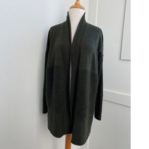 Lululemon Sit In Lotus Wrap green size 4